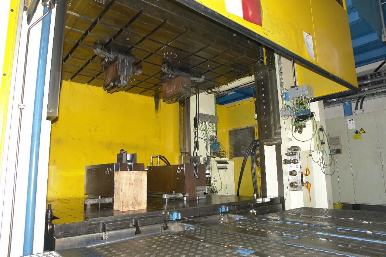 hydroforming press